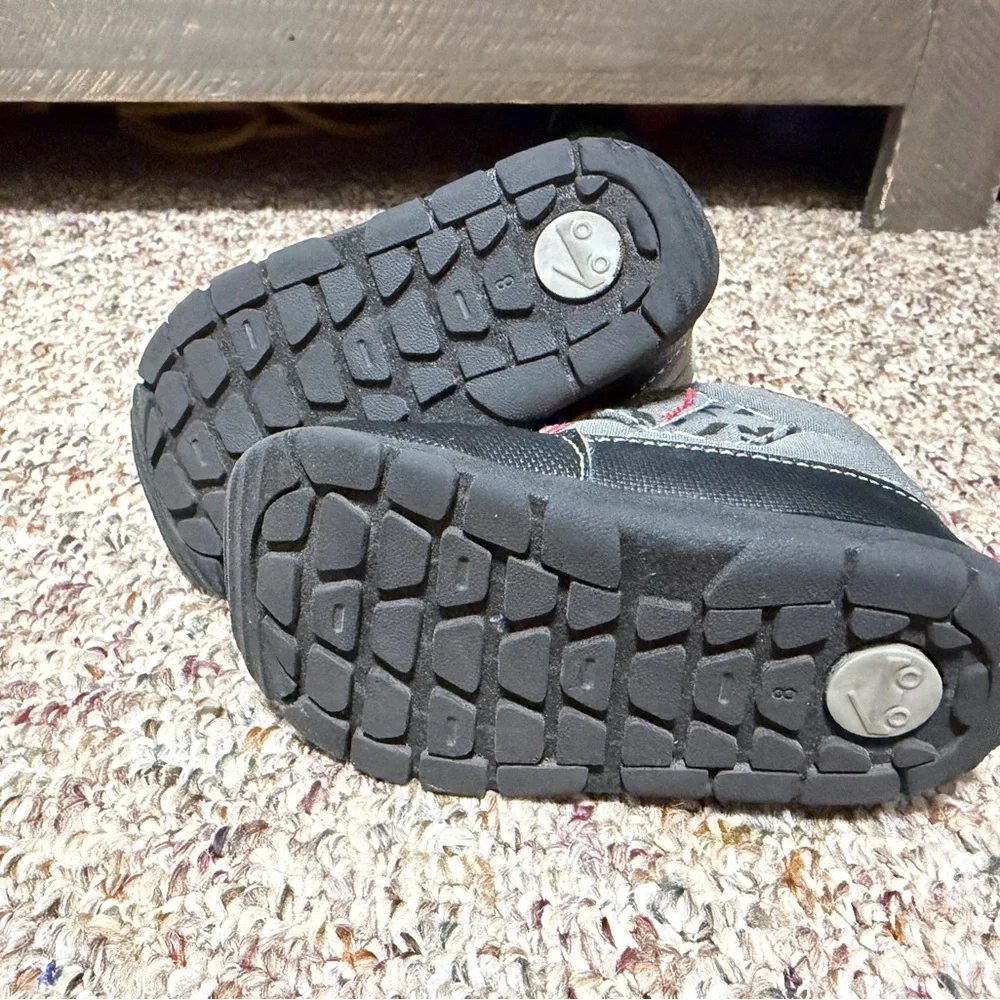 Toddler‎ size 8 Gray and Red Kids Insulated Boots snow boots shoes